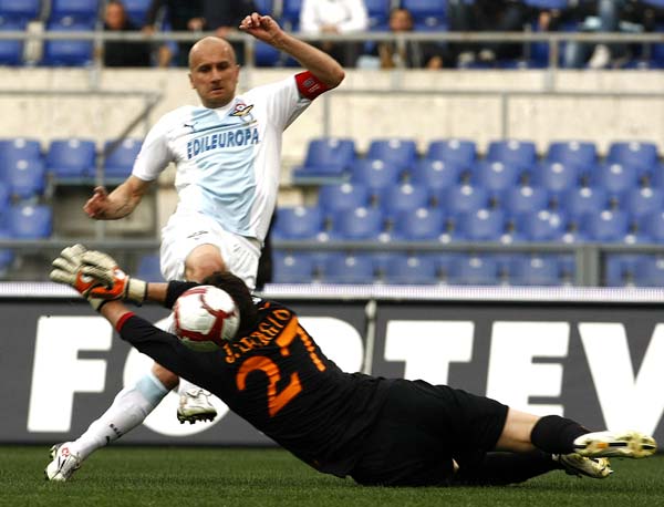 完美体育App下载-罗马主帅战术妙用，带领球队逆转胜利的简单介绍